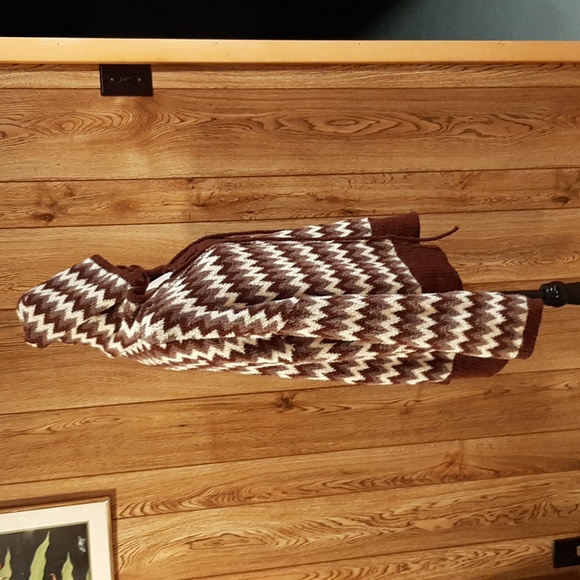 🐎POL Brown and White Berber Chevron Soft Hooded Sweater (Large)🐎 - Picture 6 of 9
